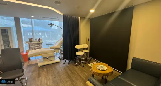 Clinic-provided photograph of Dr Koray Kır