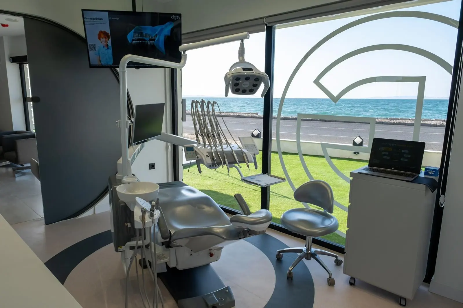 Clinic-provided photograph of Dentgroup Güzelbahçe Dental Clinic