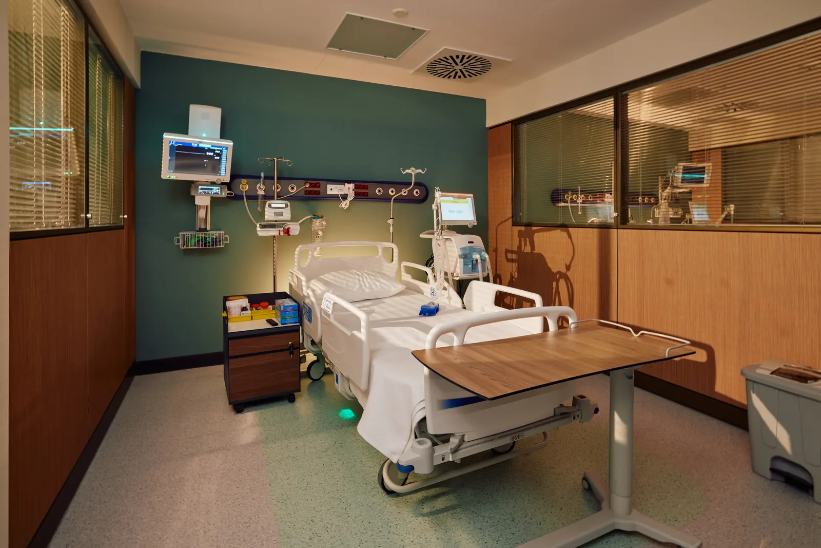 Clinic-provided photograph of Medipol Acıbadem Regional Hospital