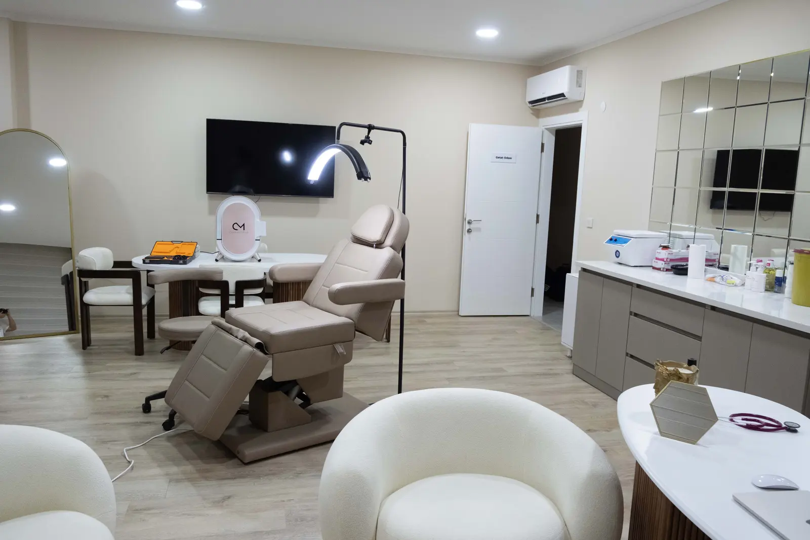 Clinic-provided photograph of Dr Safiye Zühal Gündoğmuş