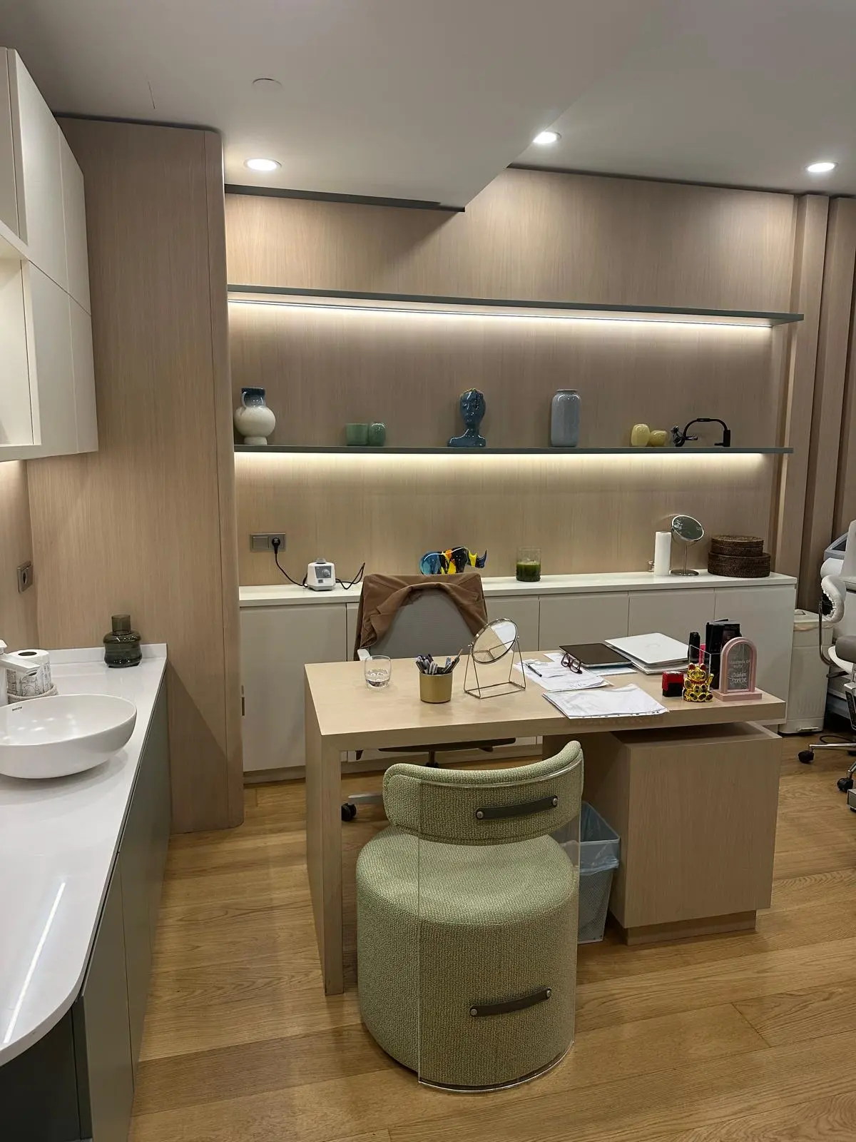Clinic-provided photograph of Dr Ergin Er