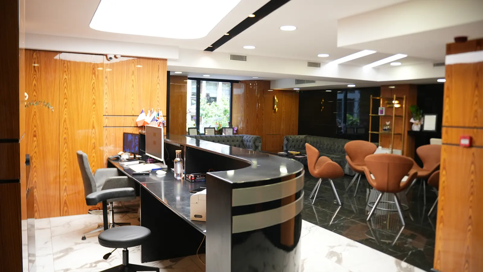 Clinic-provided photograph of Dr Güngör Kırmızıgül