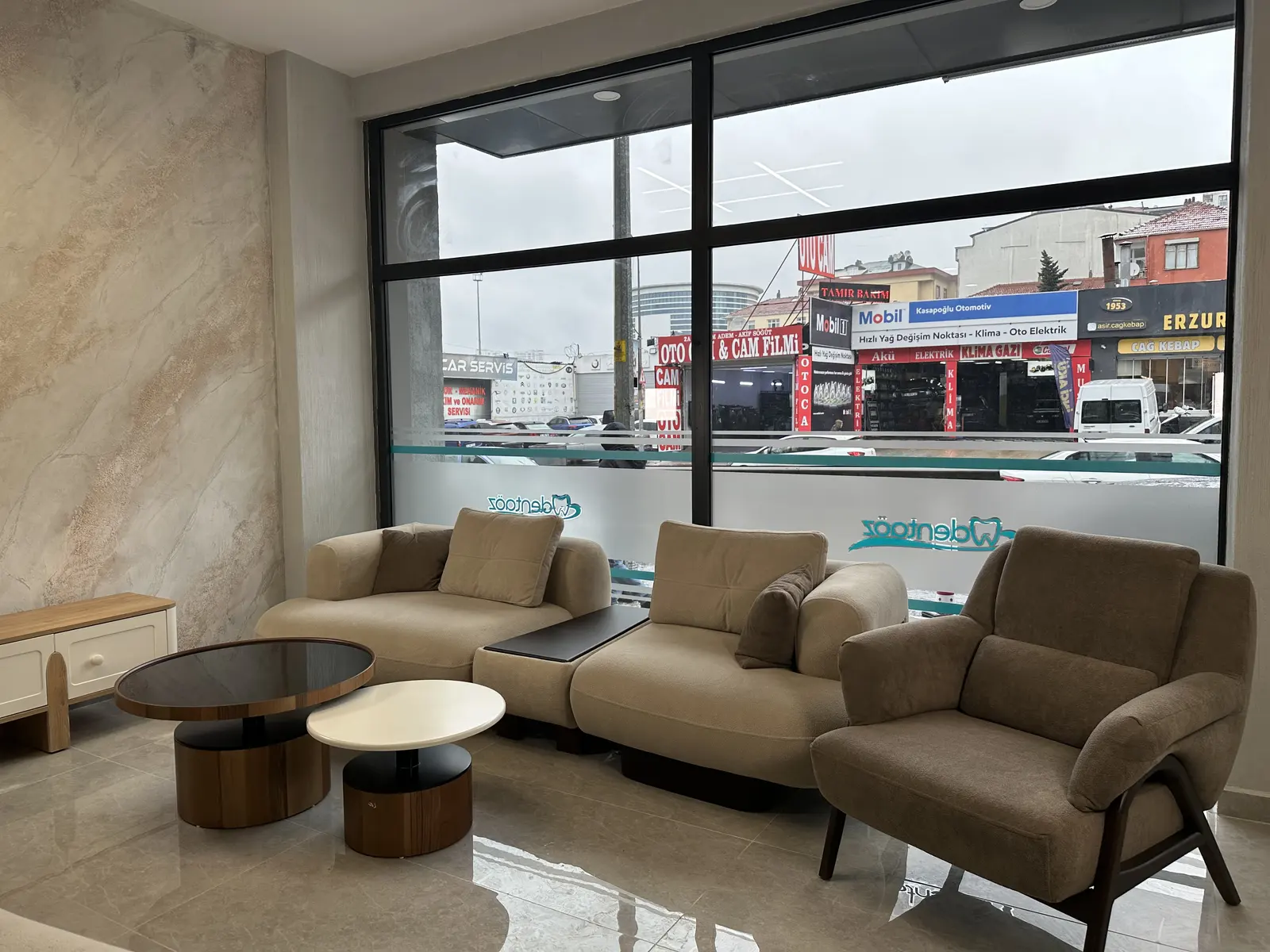 Clinic-provided photograph of Dentaöz Ümraniye Dental Clinic