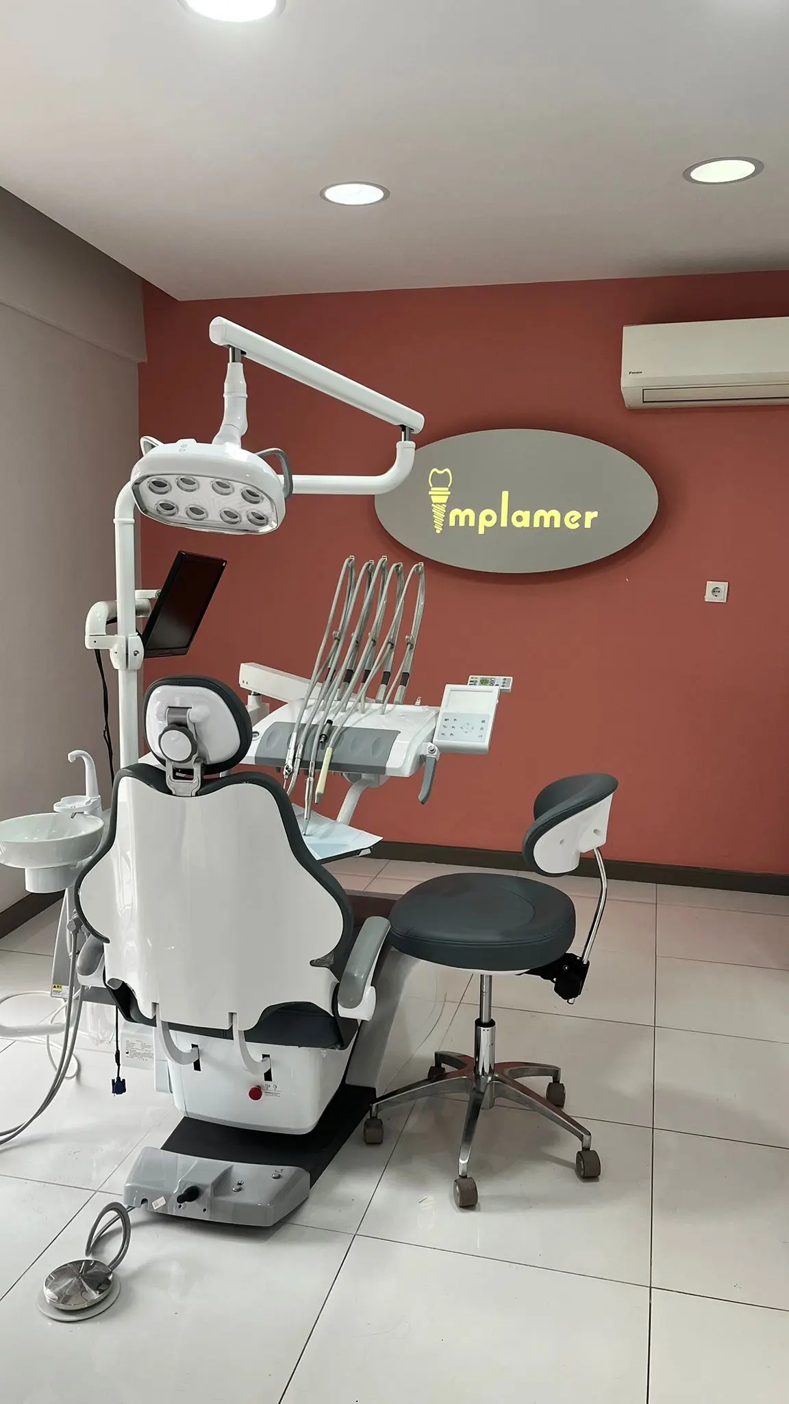 Clinic-provided photograph of İmplamer Dental Clinic