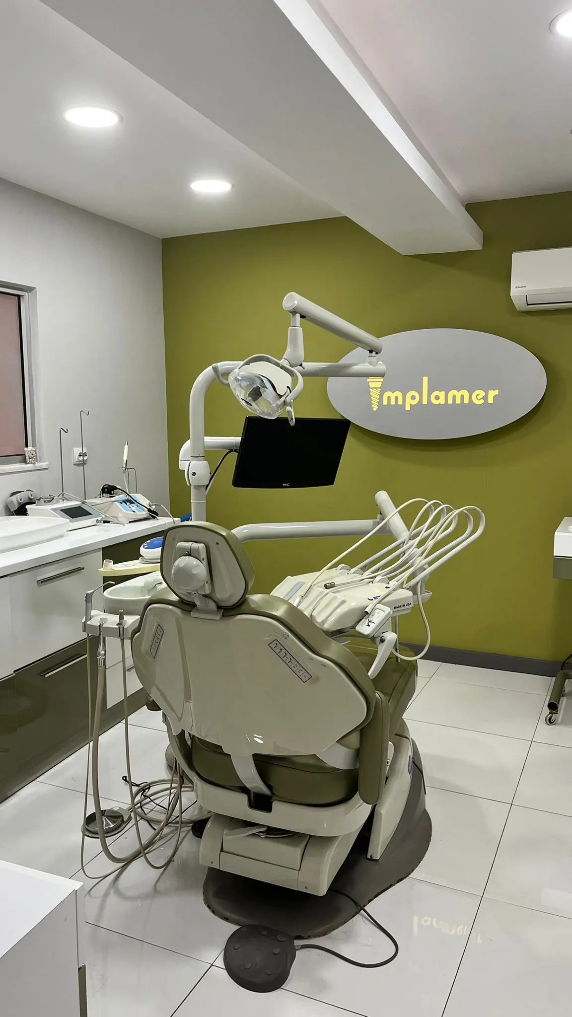 Clinic-provided photograph of İmplamer Dental Clinic
