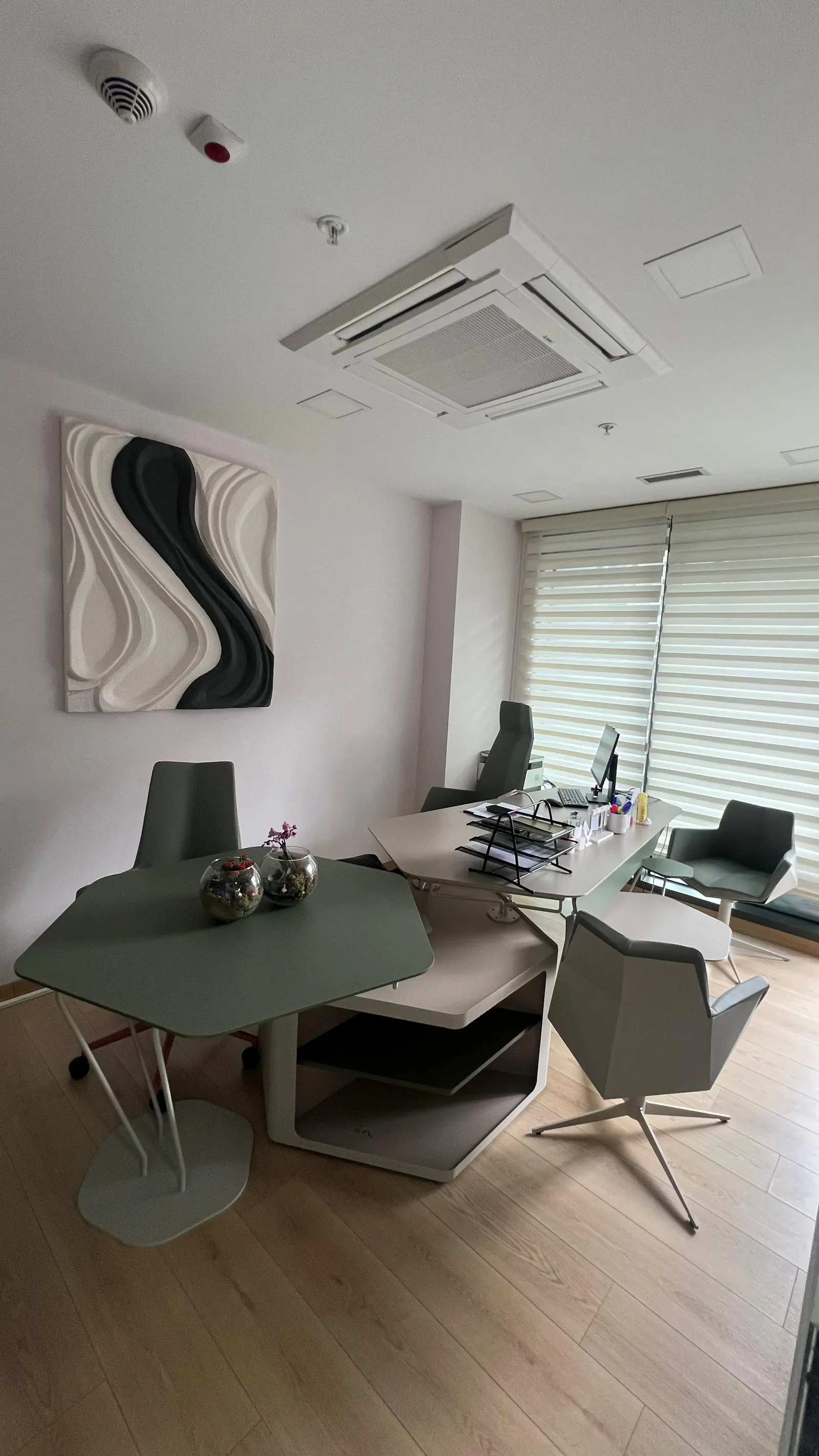 Clinic-provided photograph of Dr Selçuk Gözcü