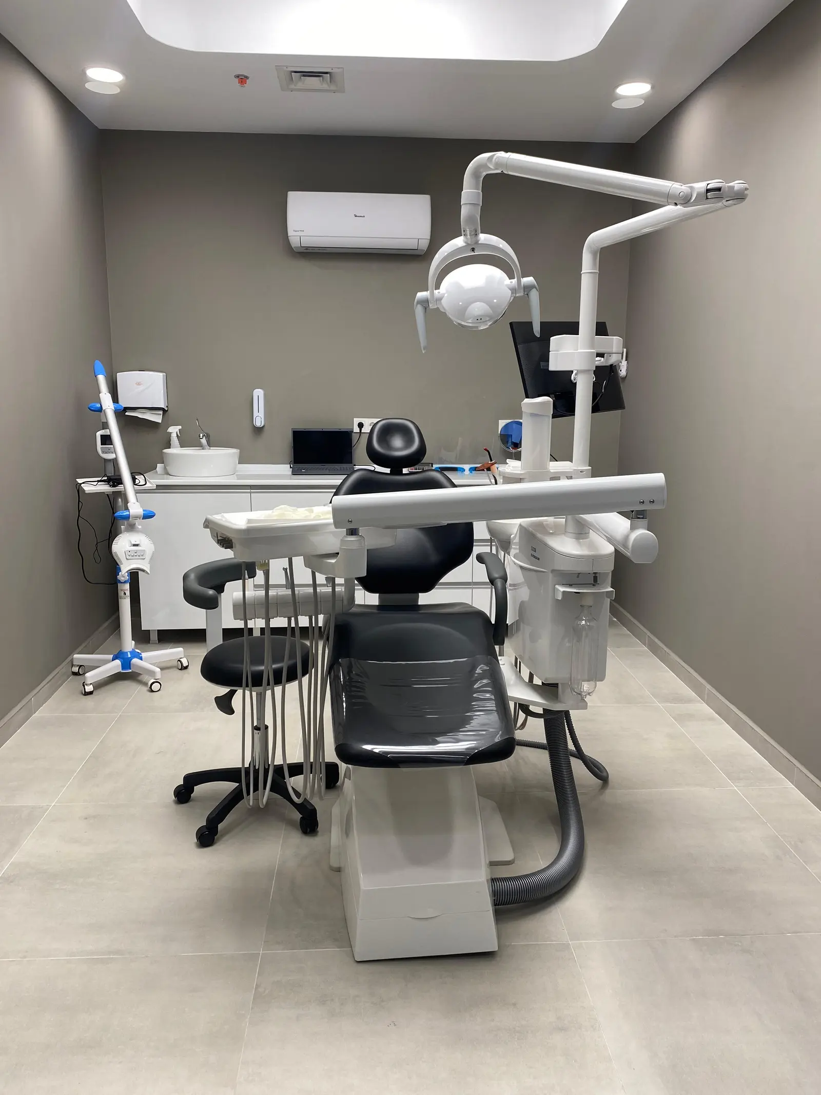 Clinic-provided photograph of Güneşli Dental Clinic