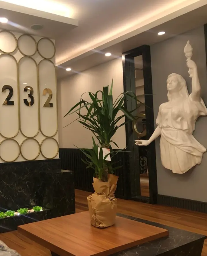 Clinic-provided photograph of Dent 232 Forum