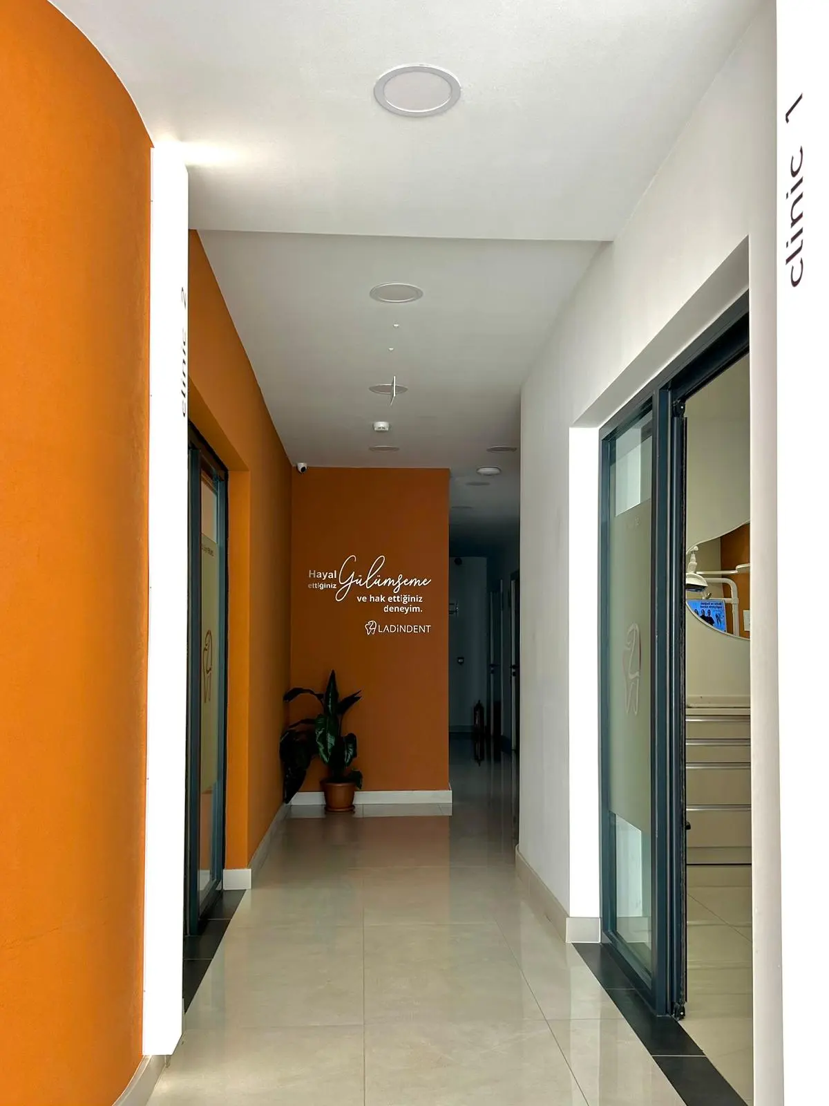 Von der Klinik bereitgestelltes Foto von Ladindent Zahnklinik