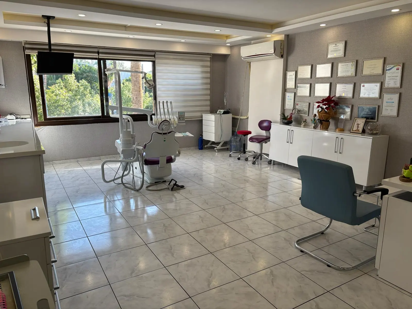 Clinic-provided photograph of Dr Yasemin Gençtarih Akbalık
