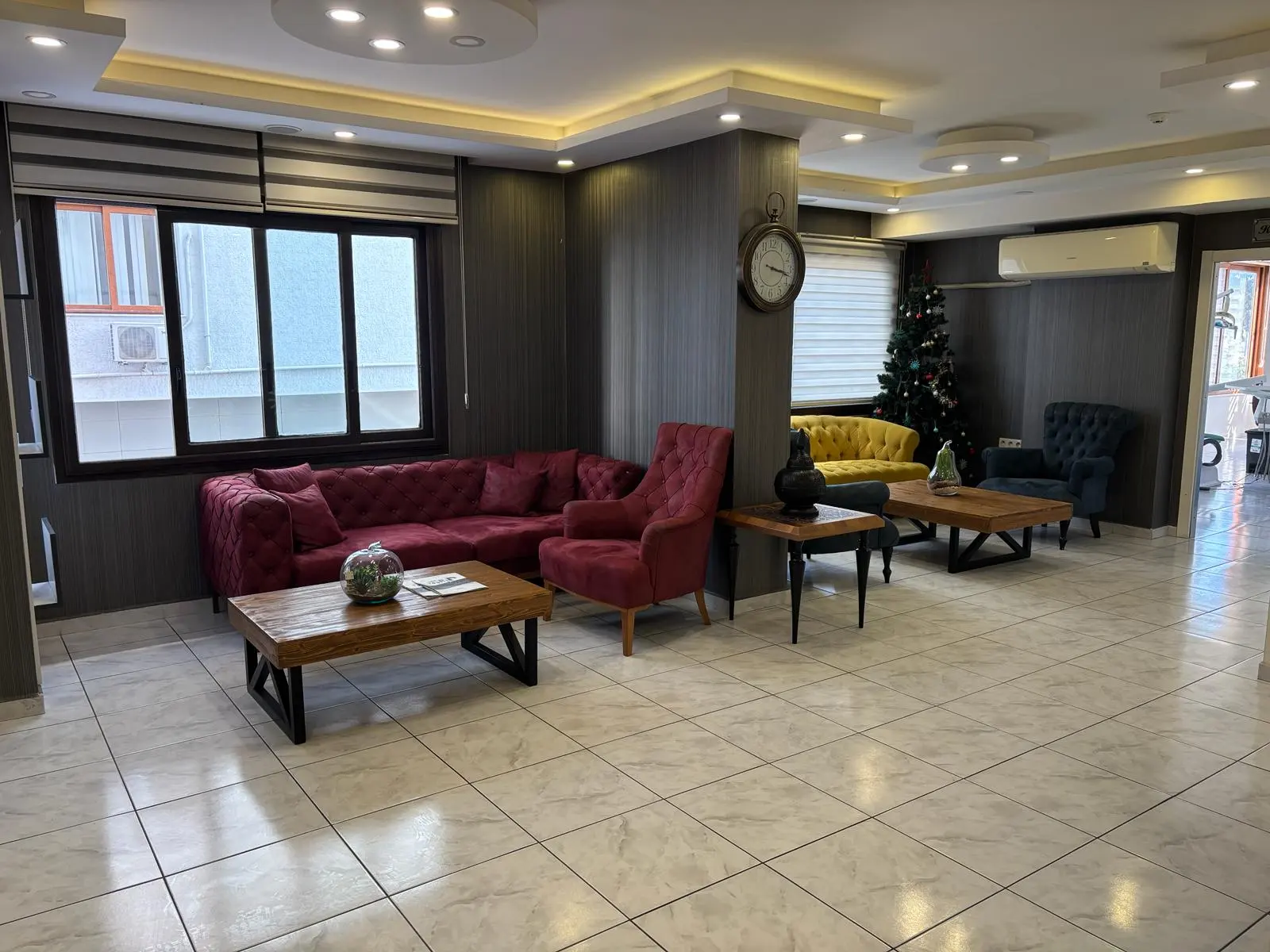 Clinic-provided photograph of Dr Yasemin Gençtarih Akbalık