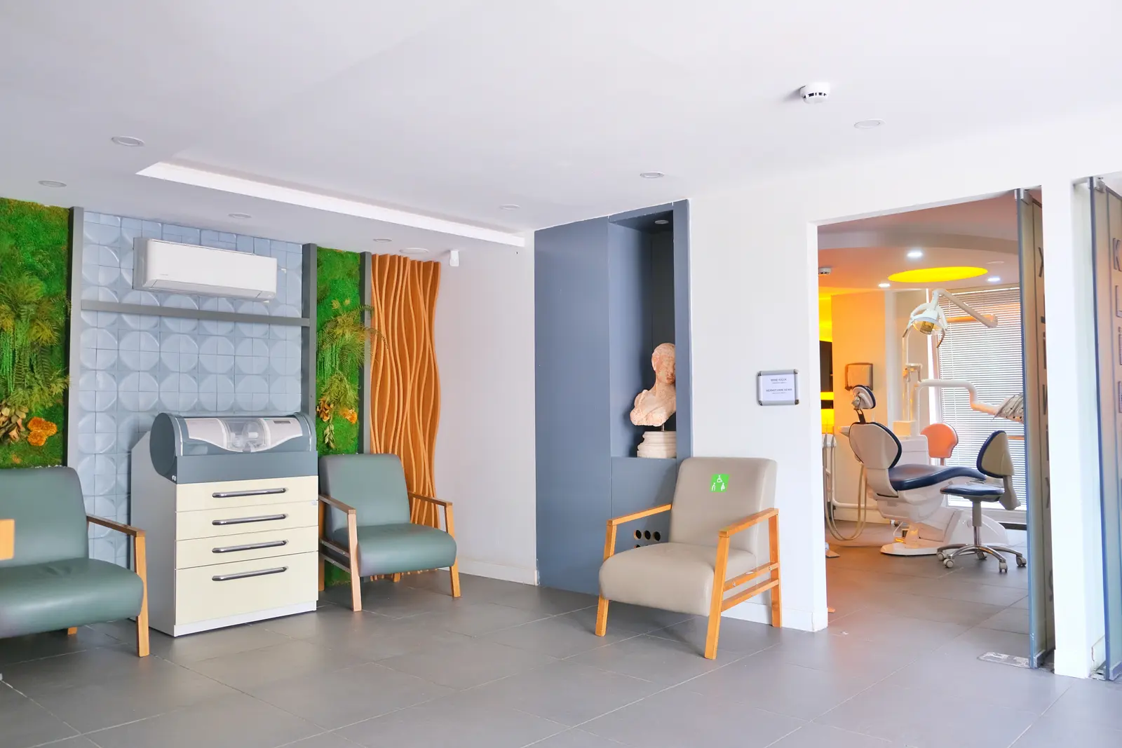 Von der Klinik bereitgestelltes Foto von Özdemir Dental Center Antalya