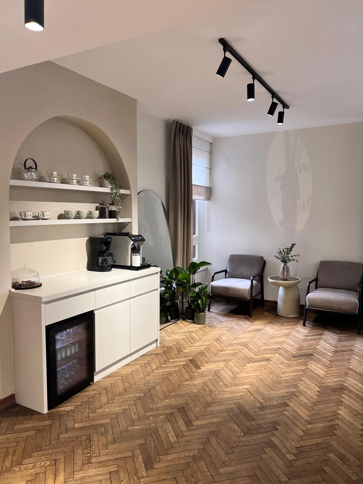 Clinic-provided photograph of Dr Elif Genç