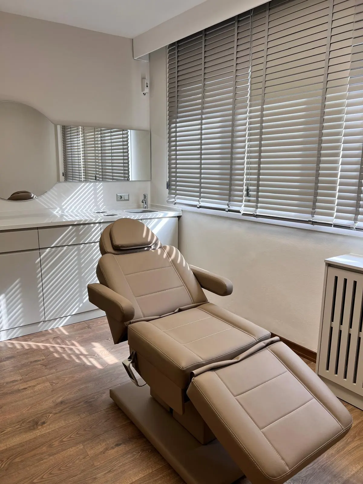 Clinic-provided photograph of Dr Elif Genç