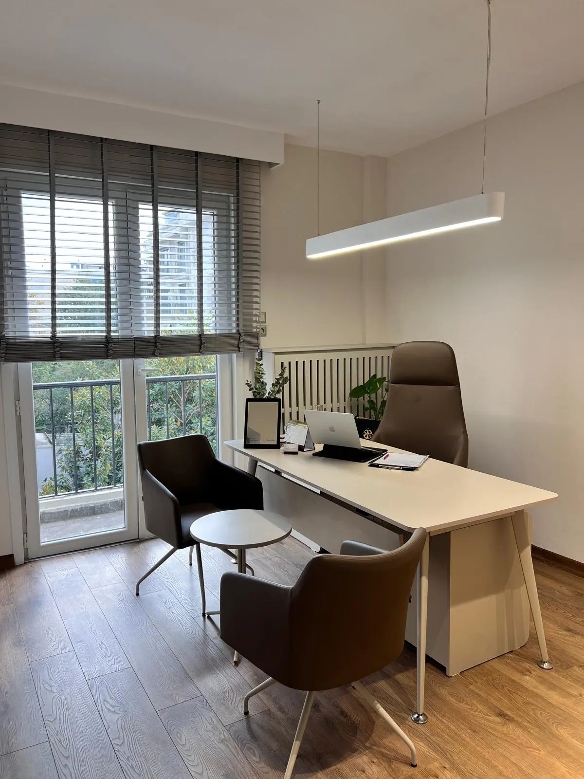 Clinic-provided photograph of Dr Elif Genç