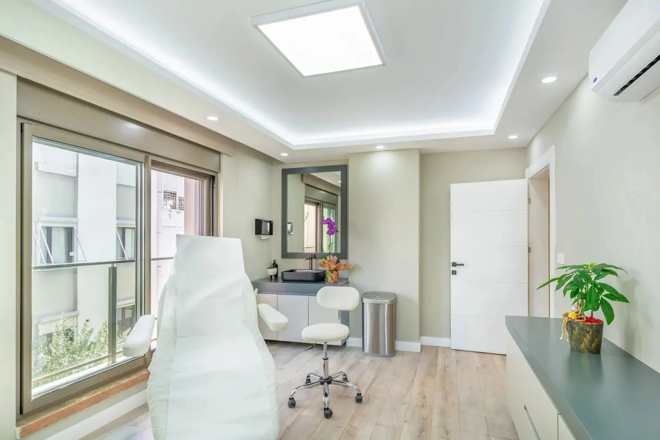 Von der Klinik bereitgestelltes Foto von Dr. Saliha Koç