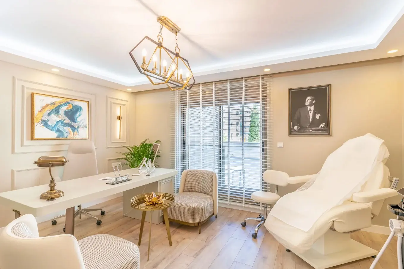 Von der Klinik bereitgestelltes Foto von Dr. Saliha Koç