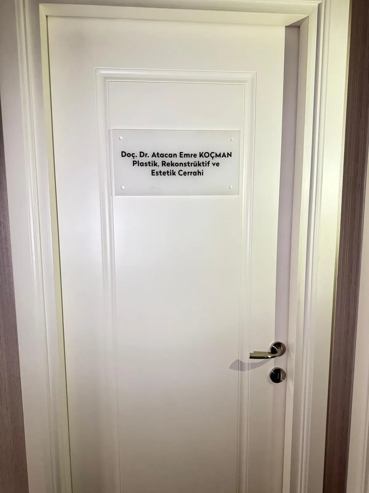 Clinic-provided photograph of Assoc. Prof. Dr Atacan Emre Koçman