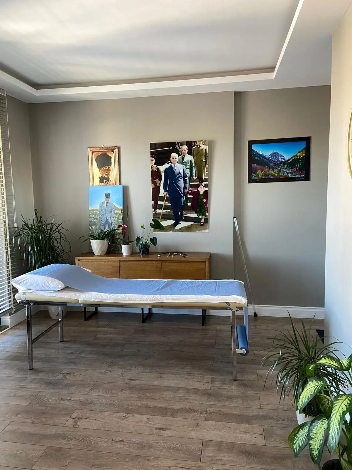 Clinic-provided photograph of Assoc. Prof. Dr Adnan Yalçın Demirci