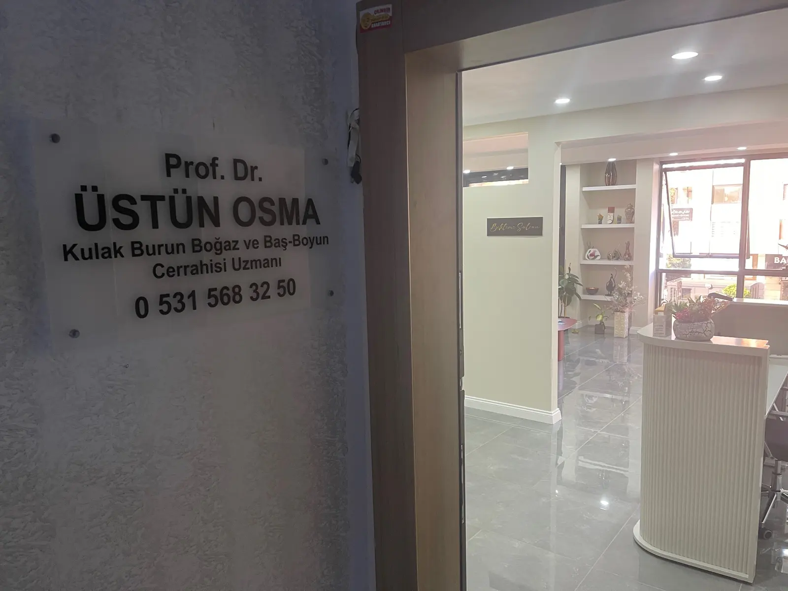 Clinic-provided photograph of Prof. Dr Üstün Osma