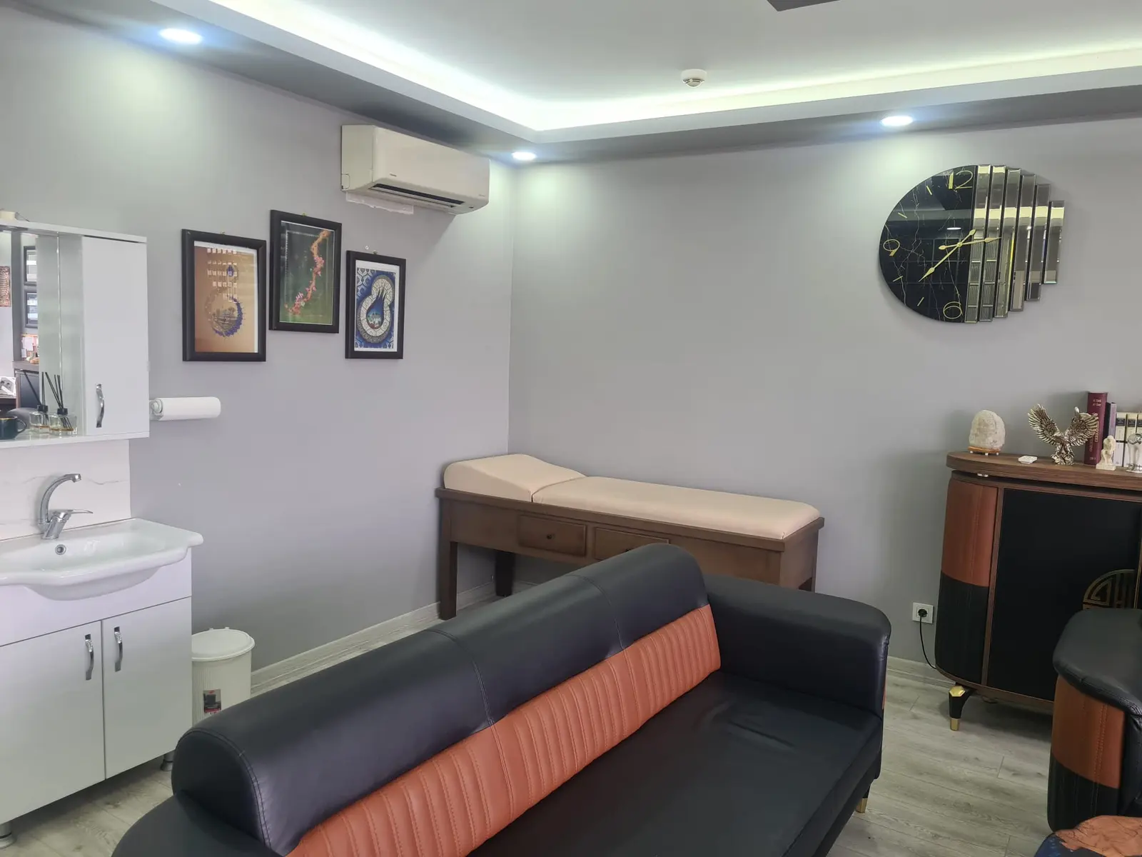 Clinic-provided photograph of Assoc. Prof. Dr Miktat Kaya