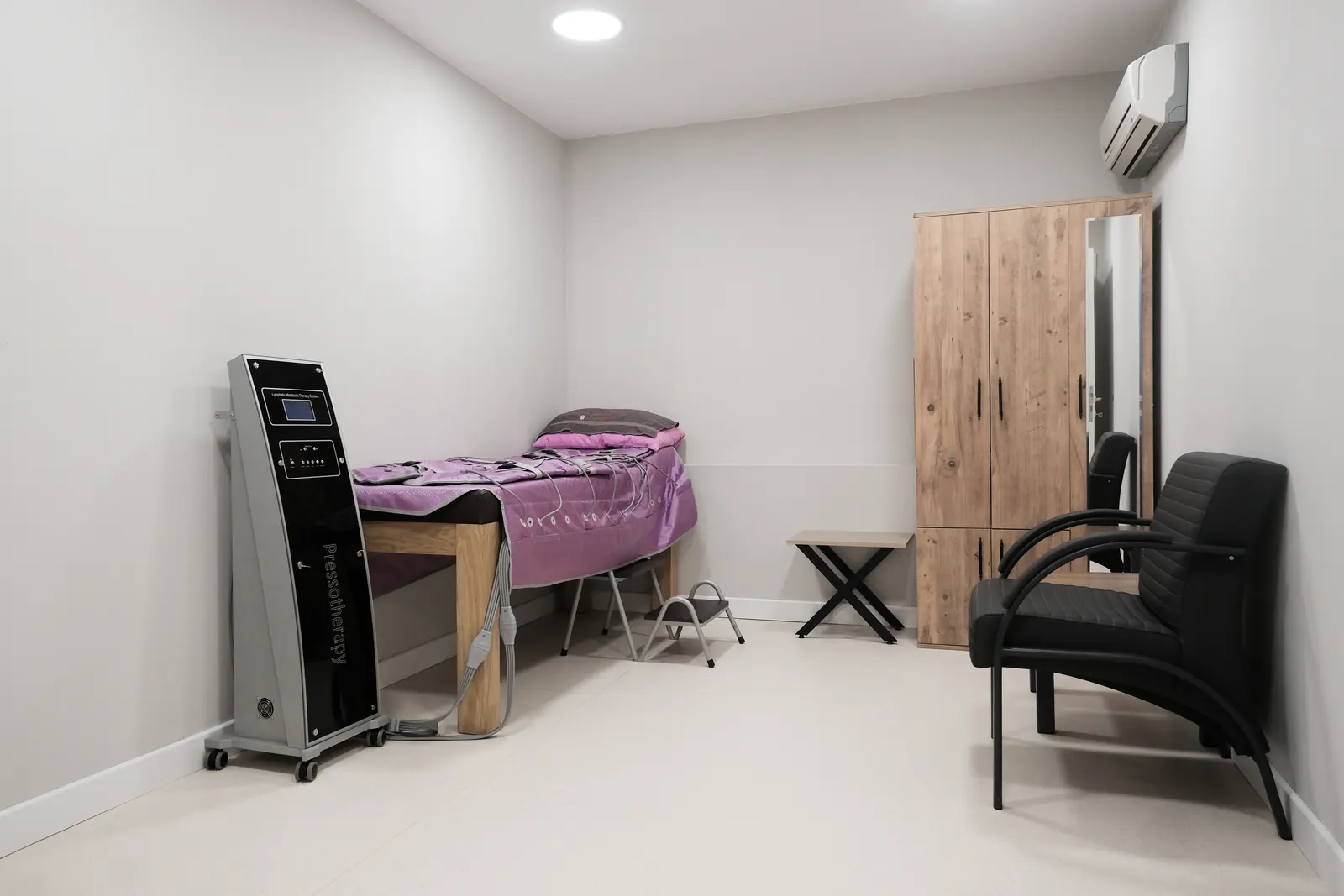 Clinic-provided photograph of Dr Okan Morkoç