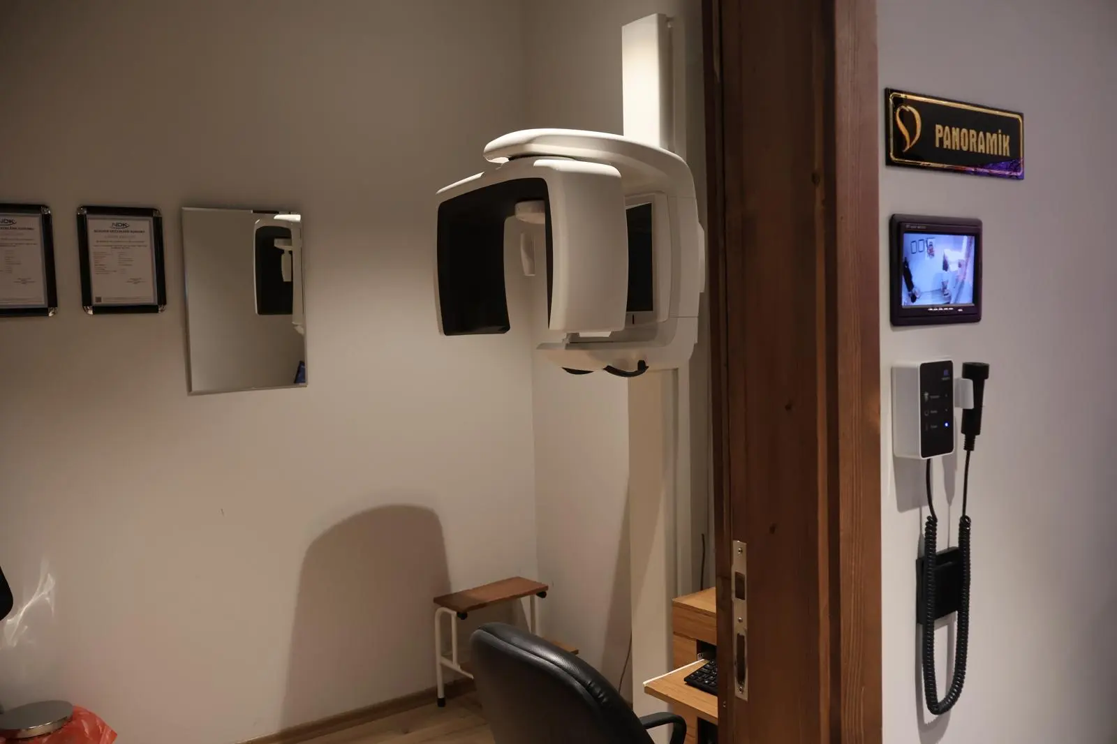 Clinic-provided photograph of Dr İlyas Alptekin Altun