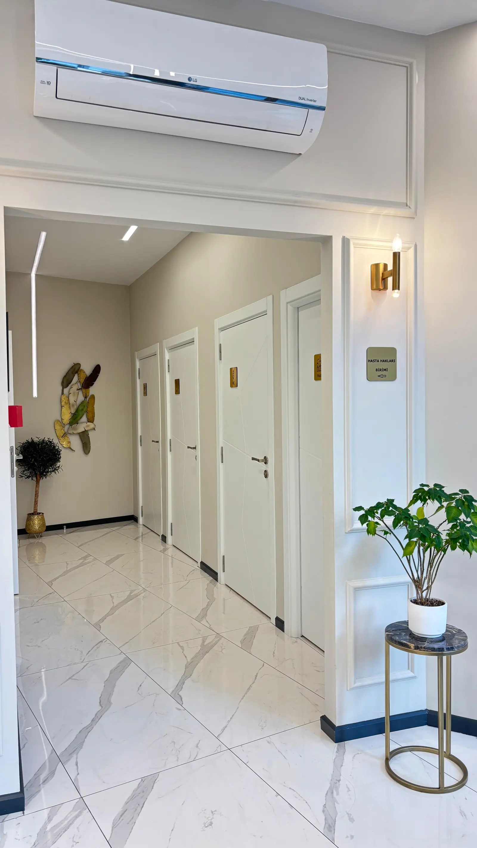 Clinic-provided photograph of Han Dental Clinic