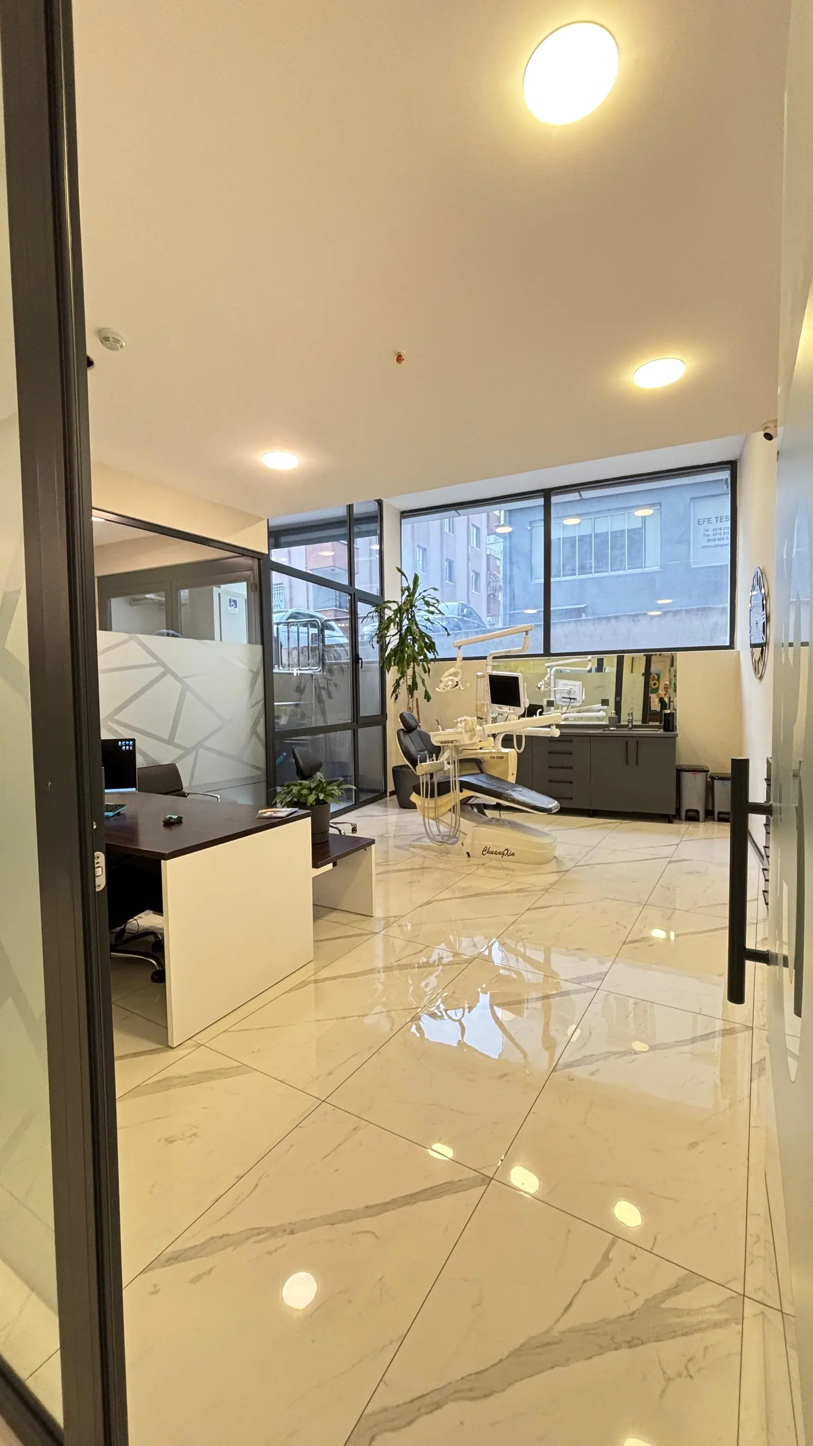 Clinic-provided photograph of Han Dental Clinic