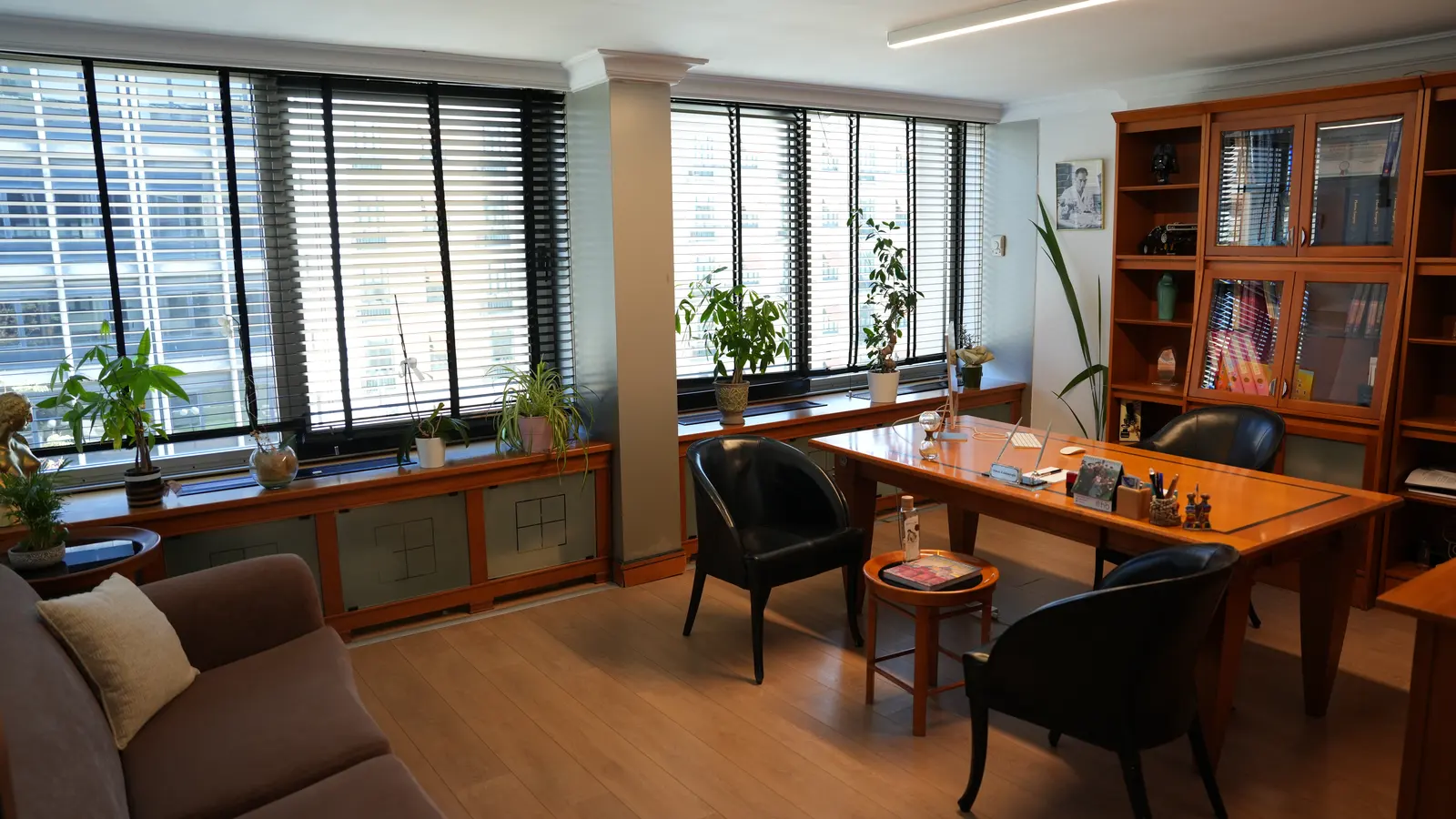 Clinic-provided photograph of Assoc. Prof. Dr Osman Kelahmetoğlu