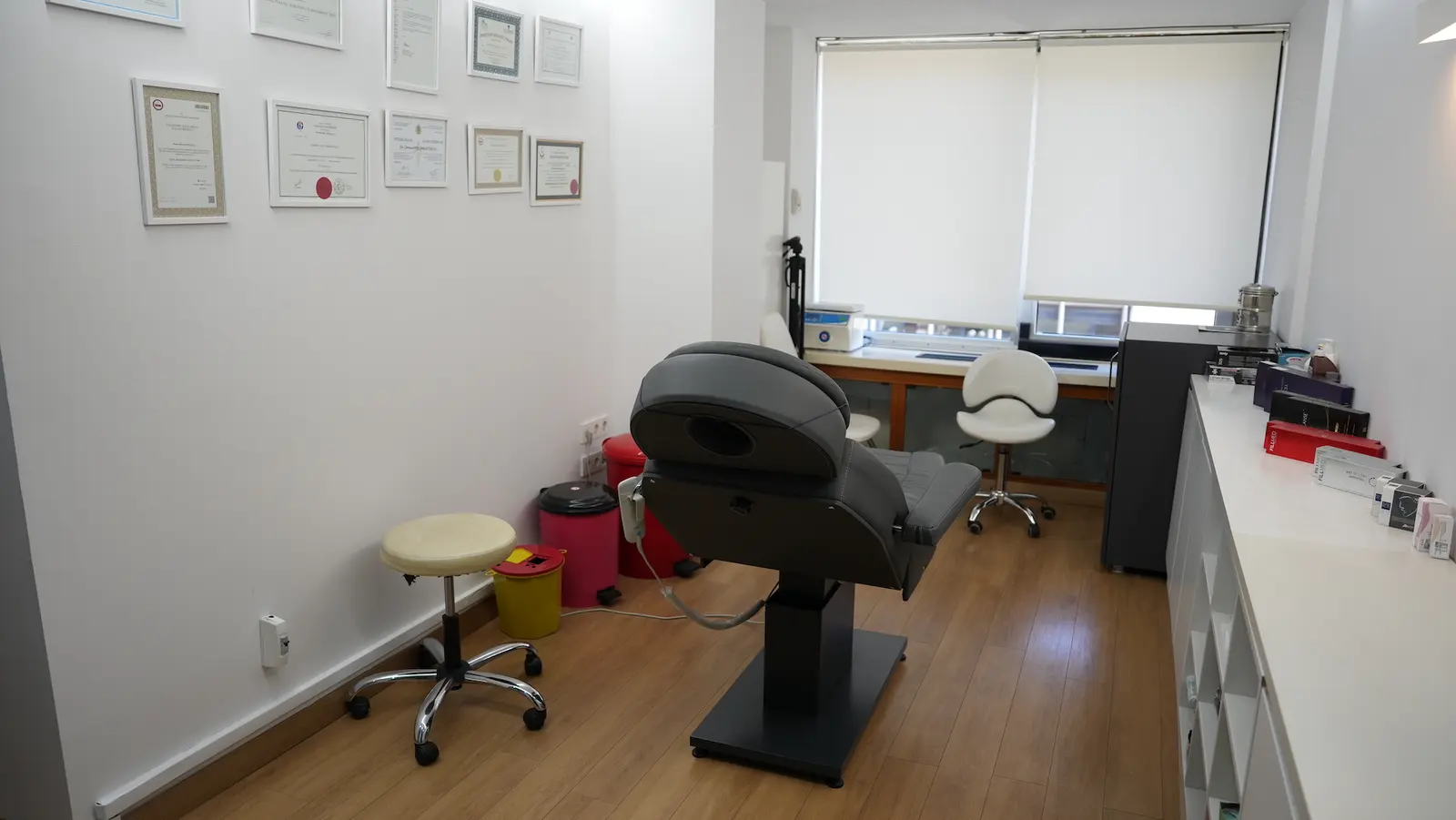 Clinic-provided photograph of Assoc. Prof. Dr Osman Kelahmetoğlu