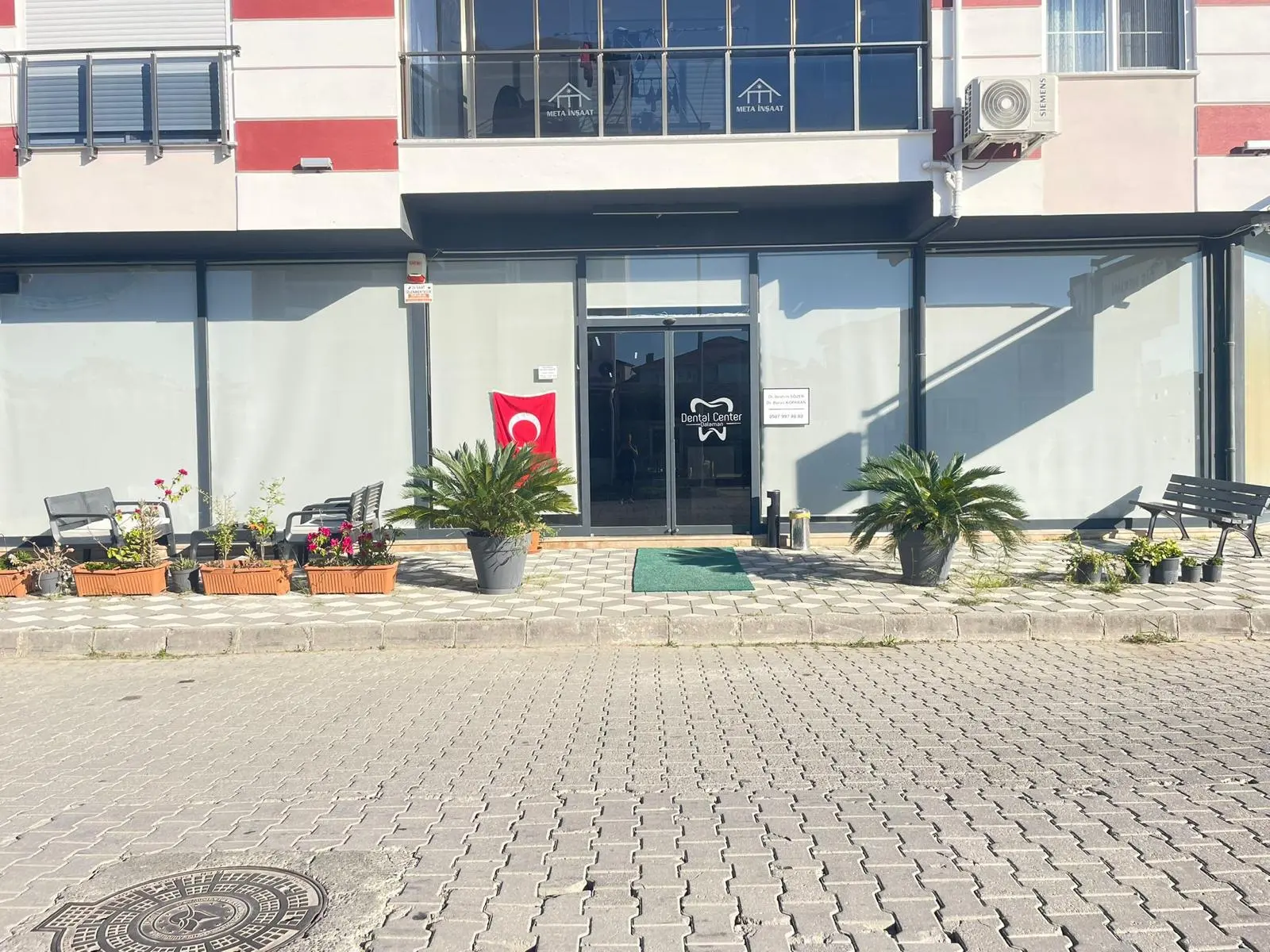 Von der Klinik bereitgestelltes Foto von Dr. İbrahim Sözer