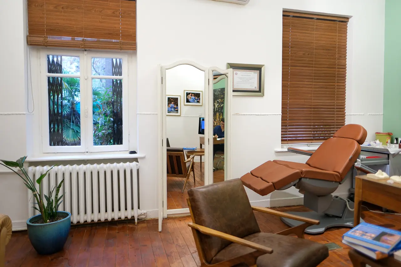 Clinic-provided photograph of Assoc. Prof. Dr Mehmet Barış Çakır