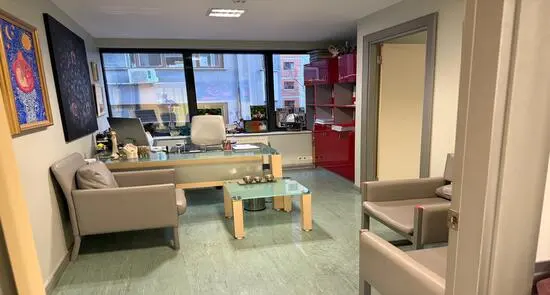 Clinic-provided photograph of Dr Ömer Melih Aygün