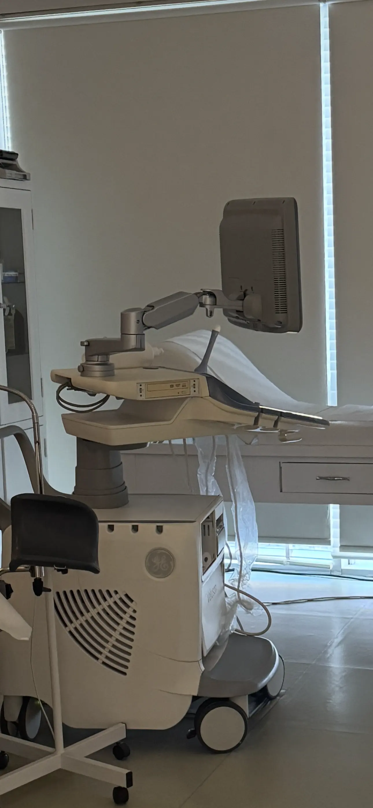 Clinic-provided photograph of Assoc. Prof. Dr Yasemin Çekmez