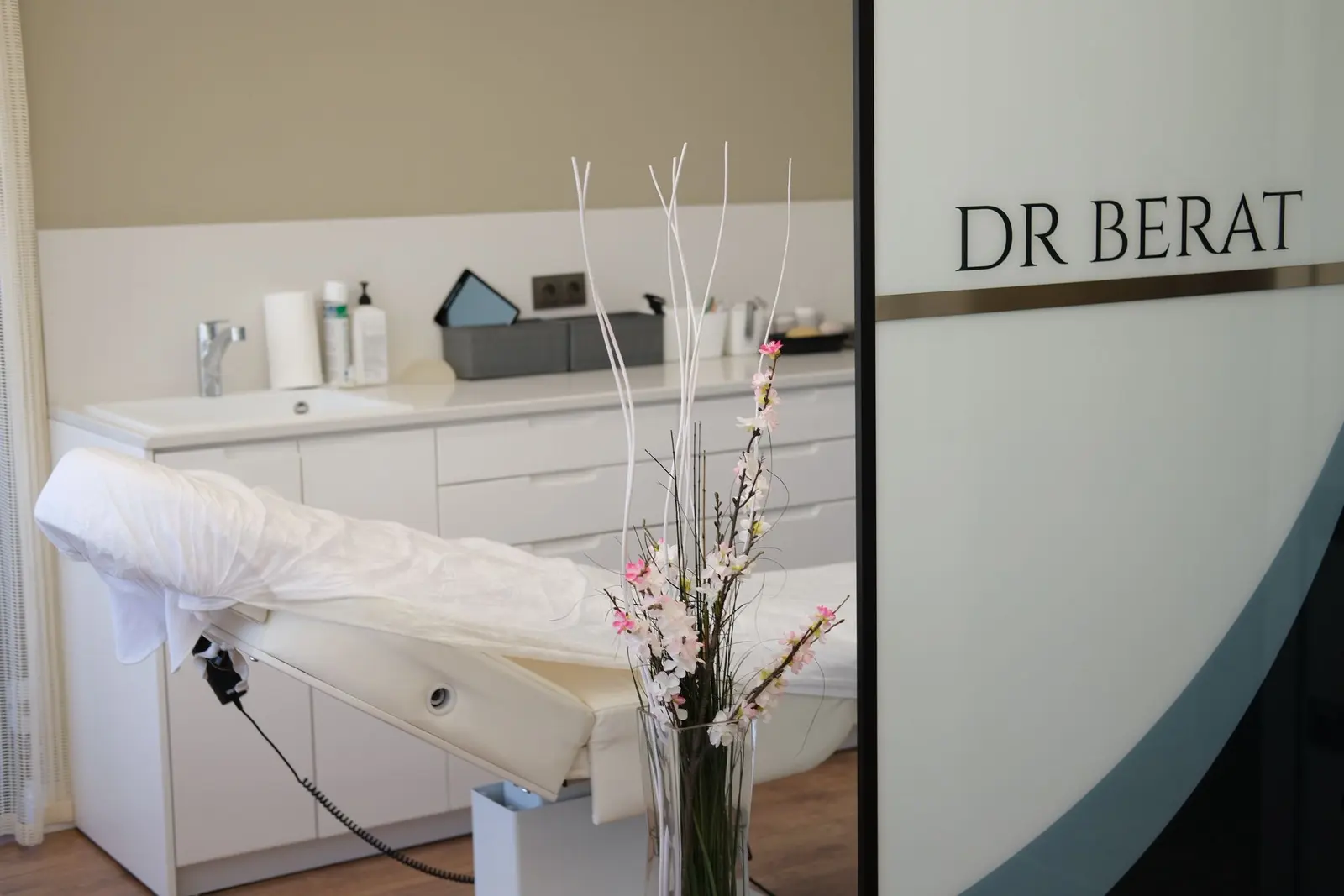 Clinic-provided photograph of Dr Berat Çiğdem