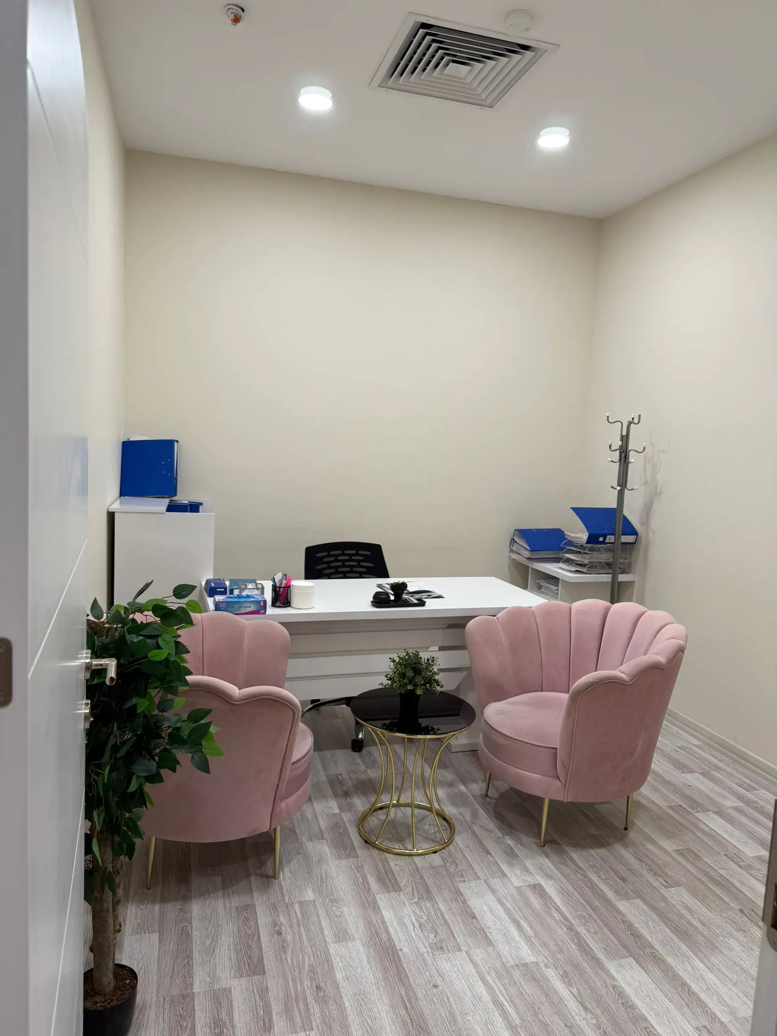 Clinic-provided photograph of Dr Caner Emlik