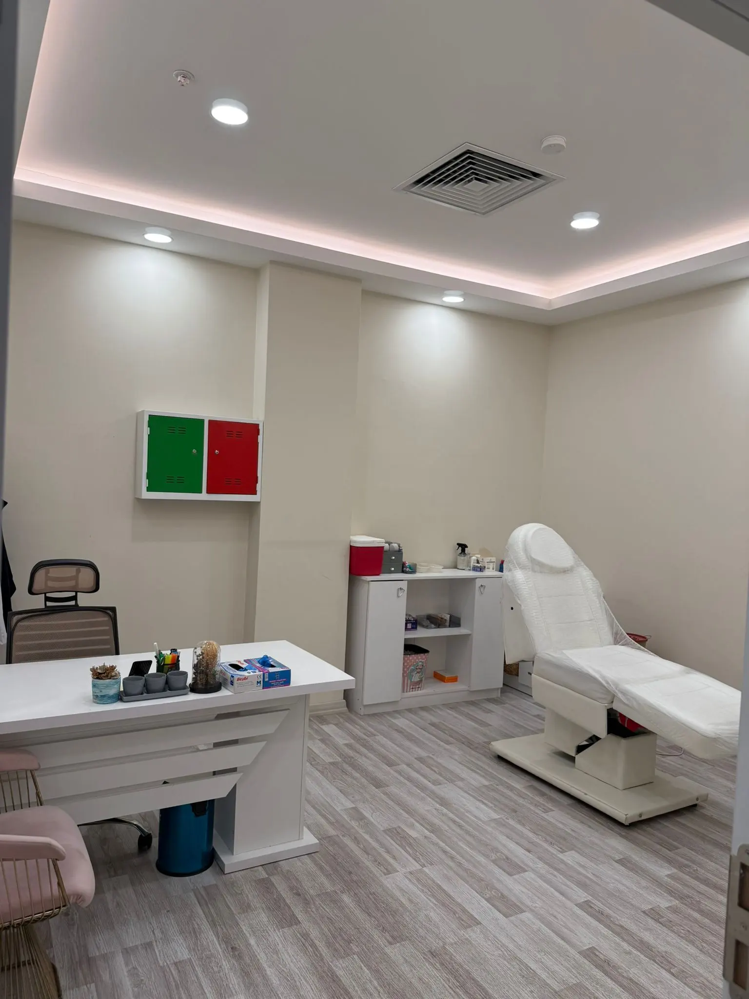 Clinic-provided photograph of Dr Caner Emlik