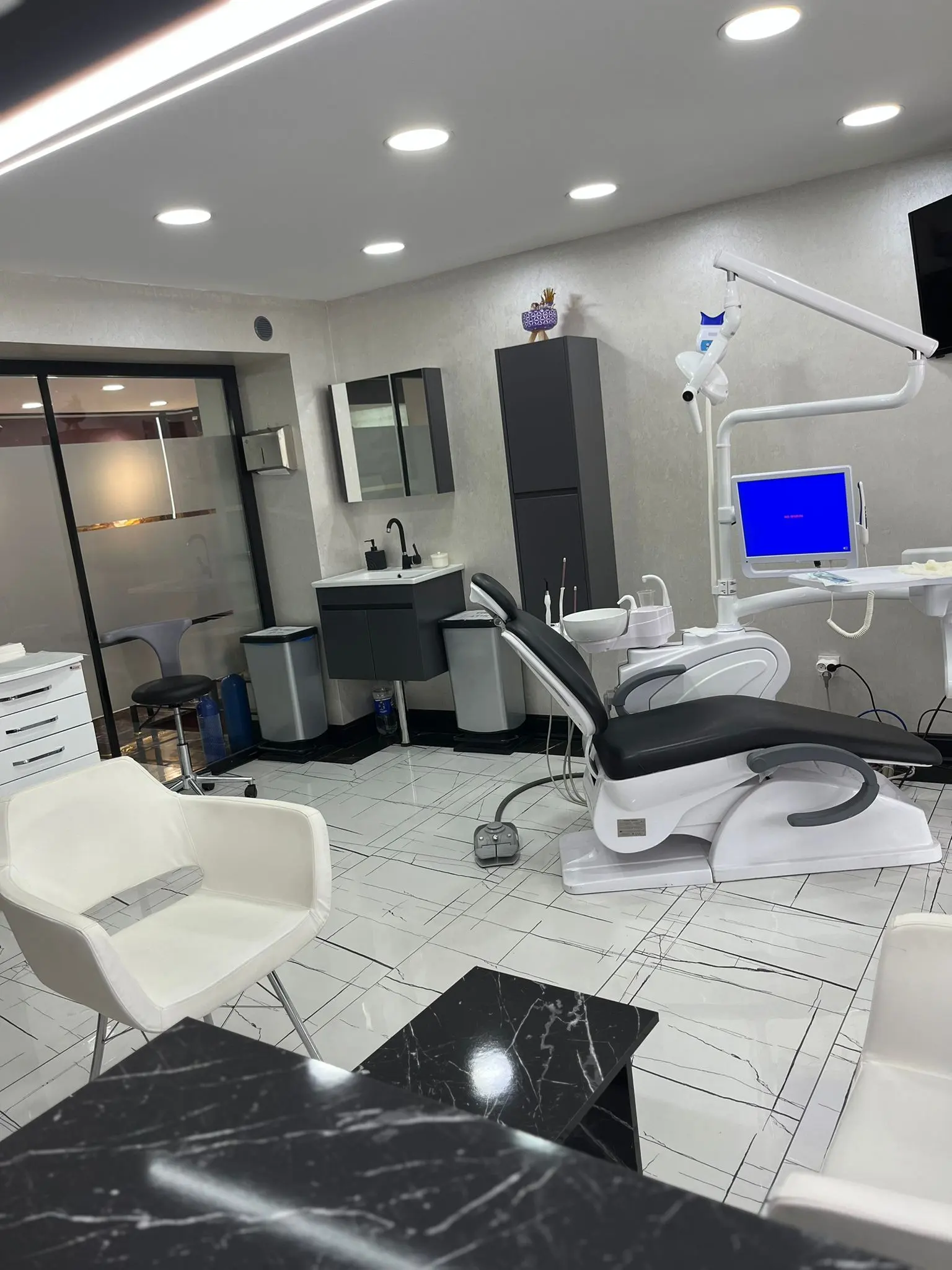 Von der Klinik bereitgestelltes Foto von Dr. Metin Ayan
