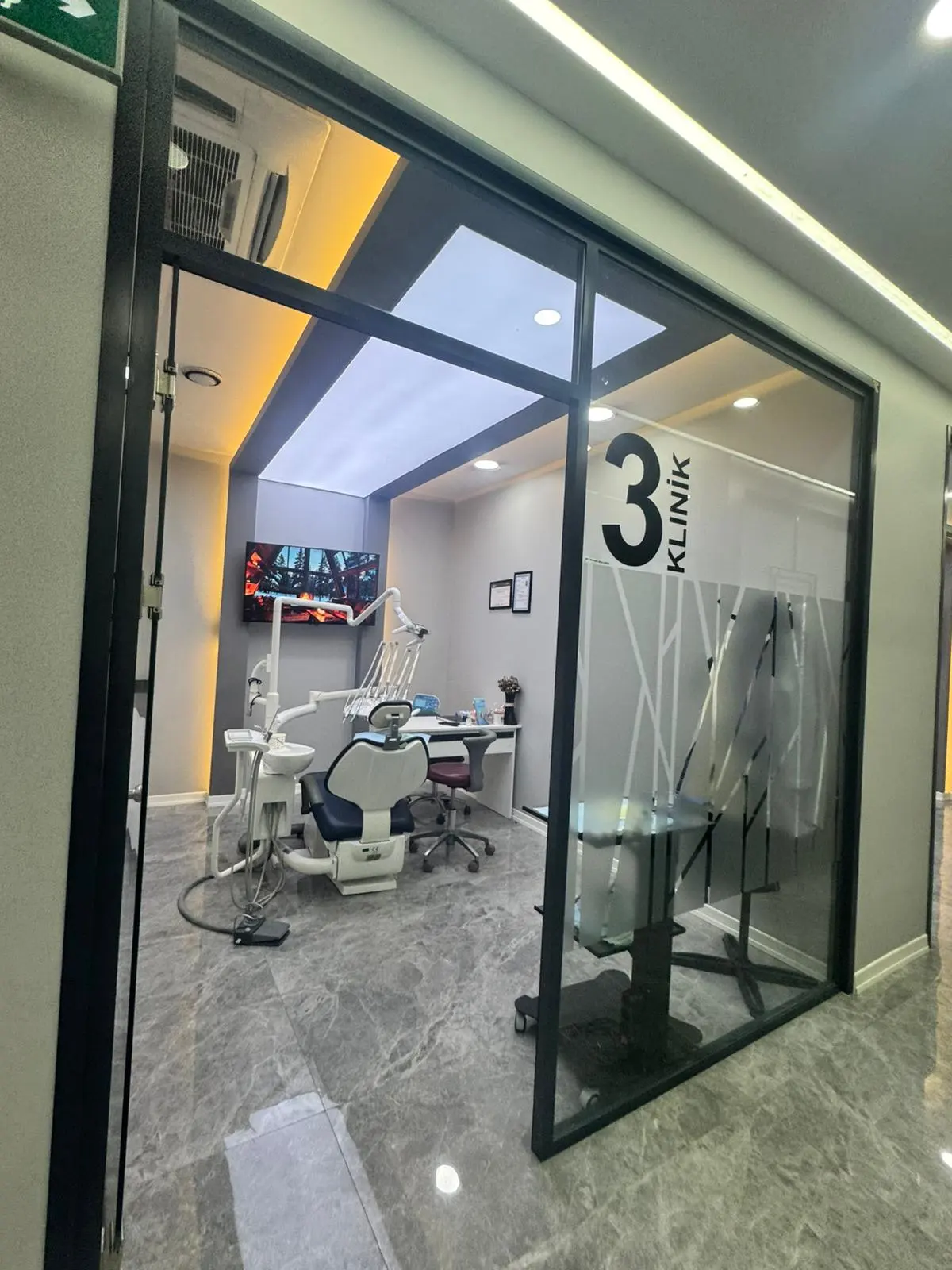 Clinic-provided photograph of Ayyıldız Dental Clinic