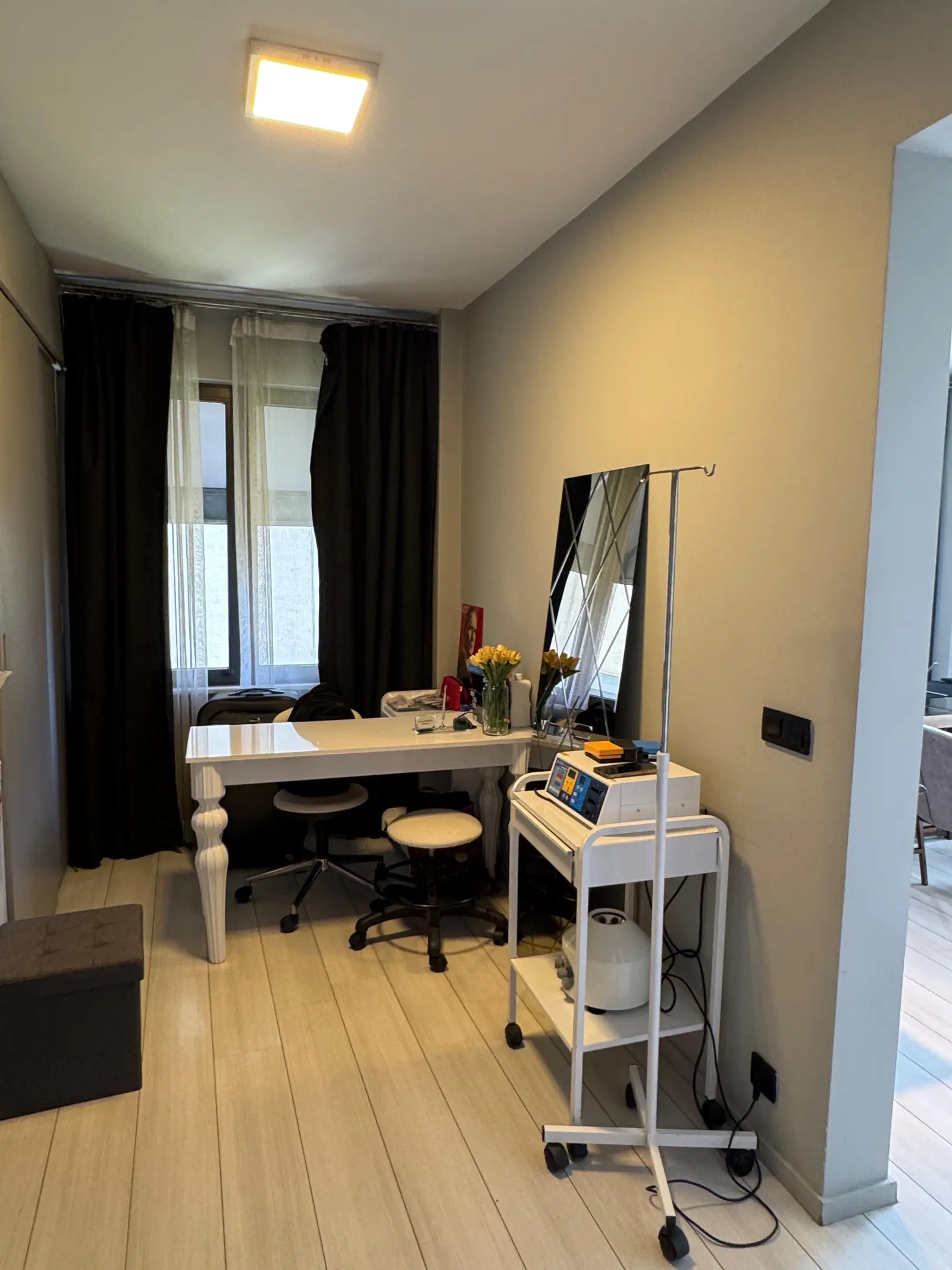 Clinic-provided photograph of Dr Oğuzhan Akgül