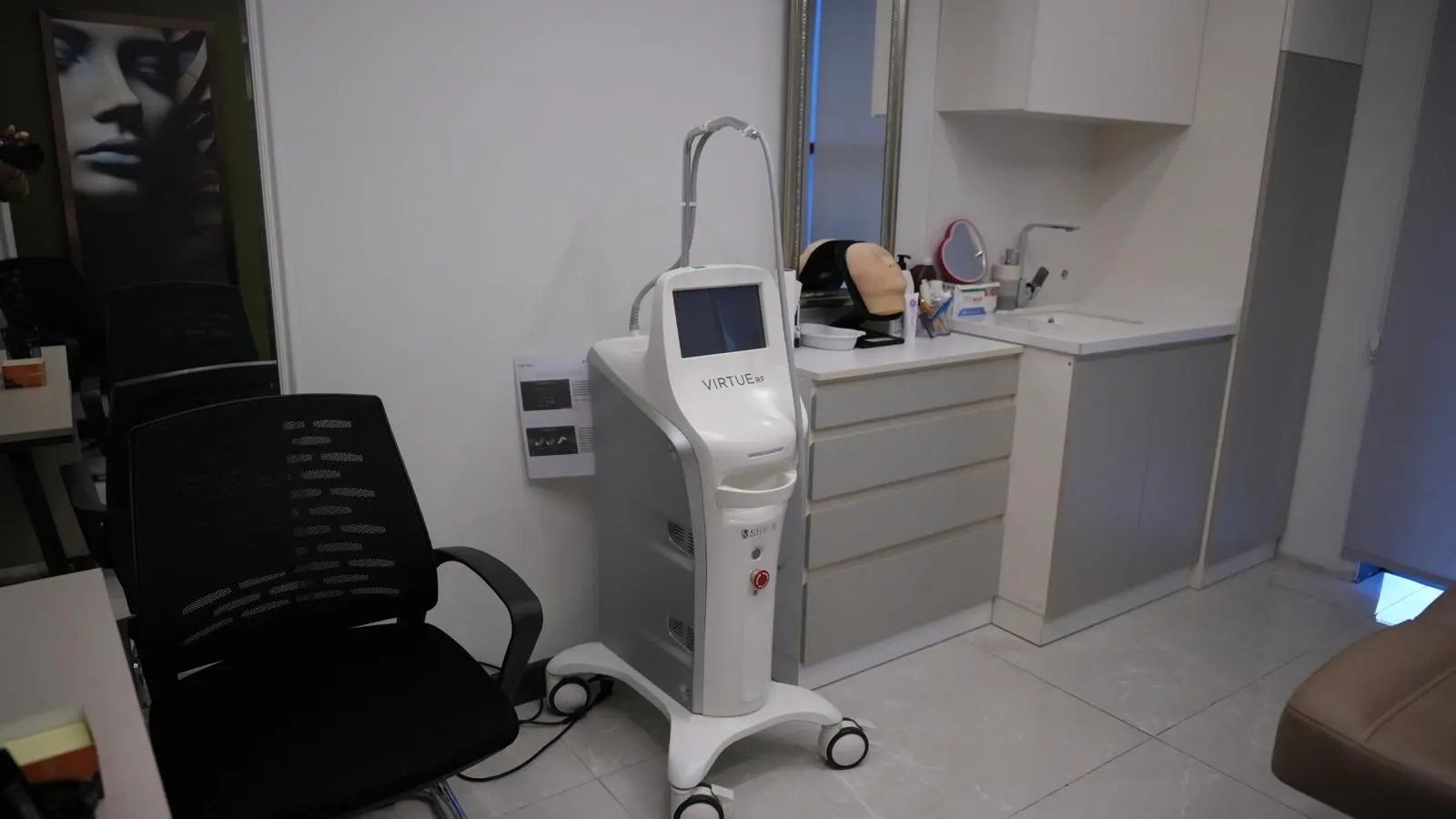 Clinic-provided photograph of BlueMagic Group Clinic