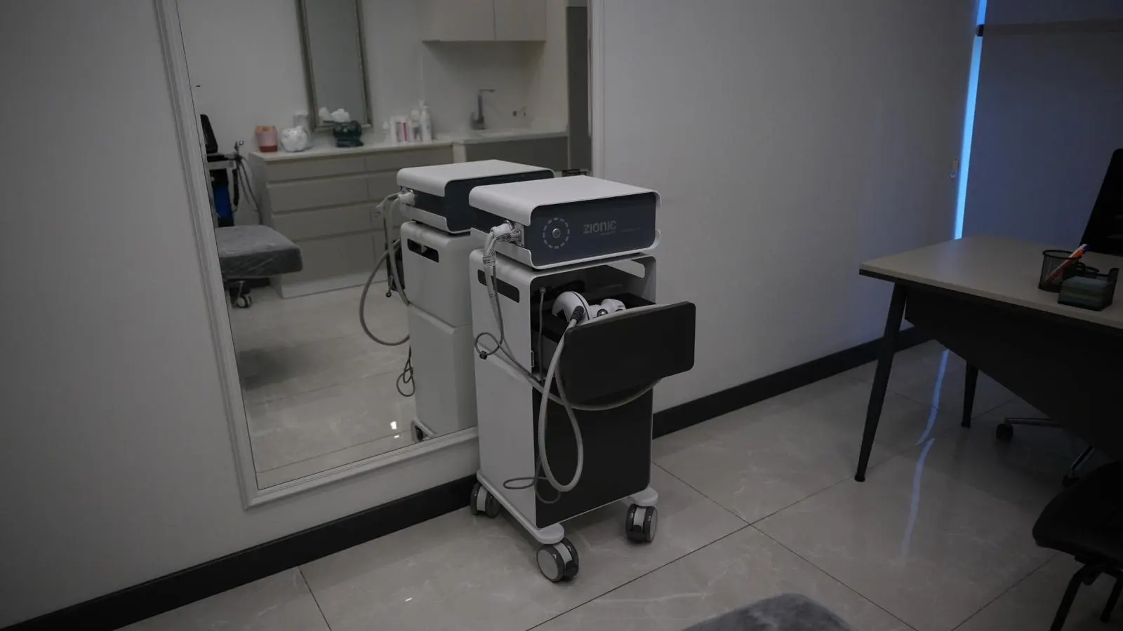Clinic-provided photograph of BlueMagic Group Clinic