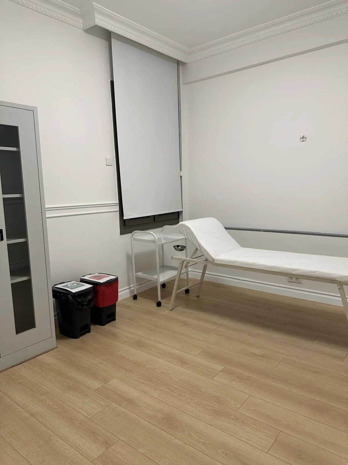 Clinic-provided photograph of Assoc. Prof. Dr Ayhan Işık Erdal