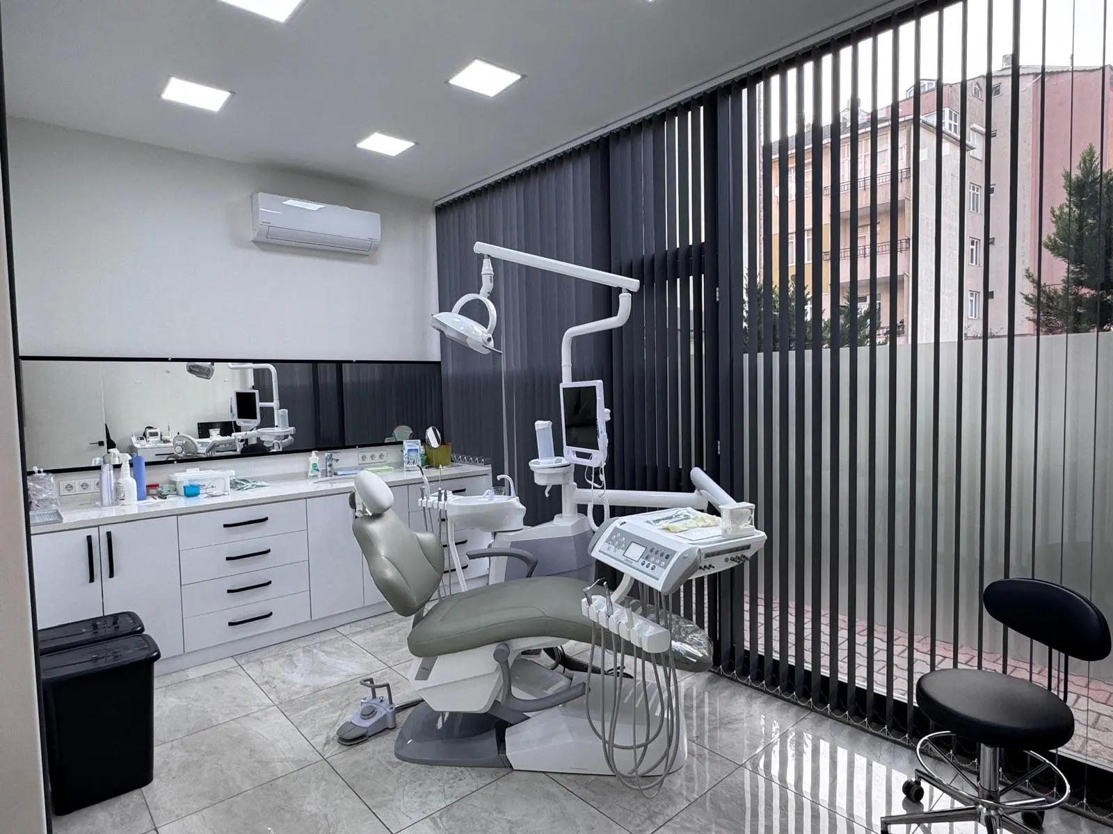 Von der Klinik bereitgestelltes Foto von Dentinia Zahnklinik