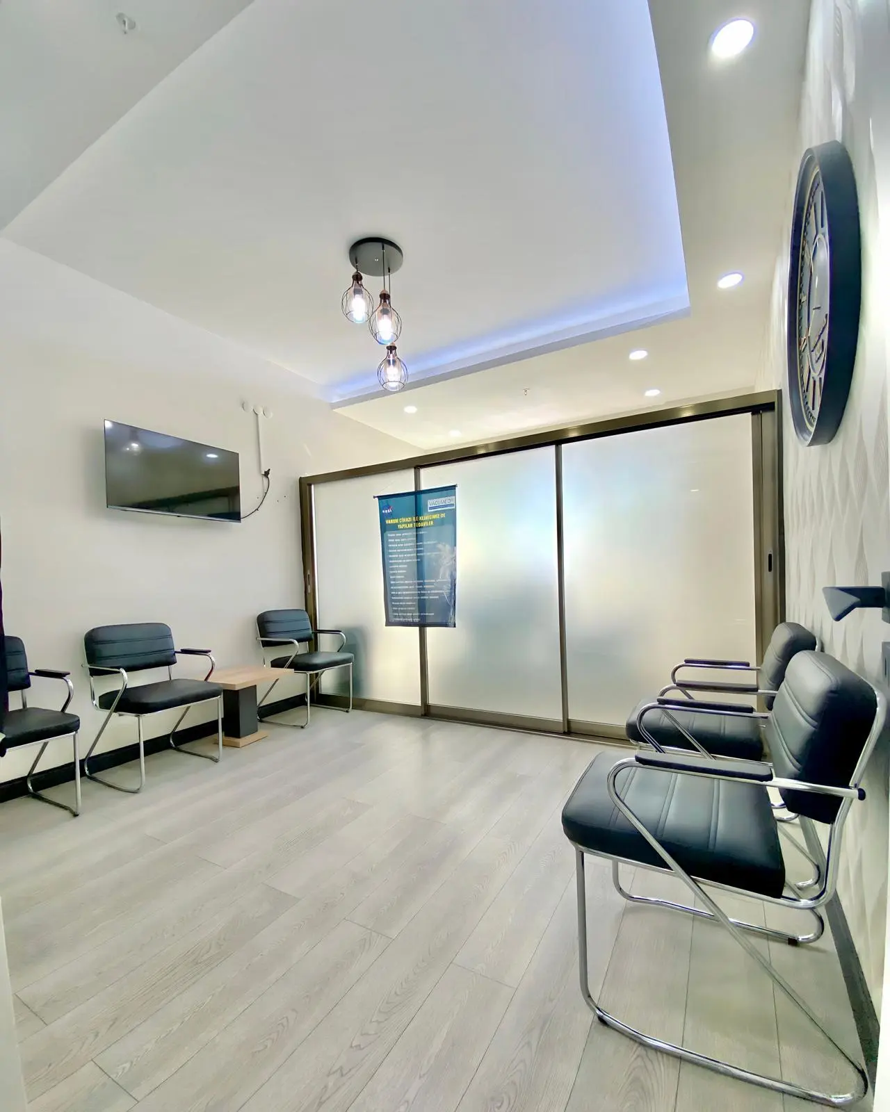 Clinic-provided photograph of Assoc. Prof. Dr Ali İhsan Tekin