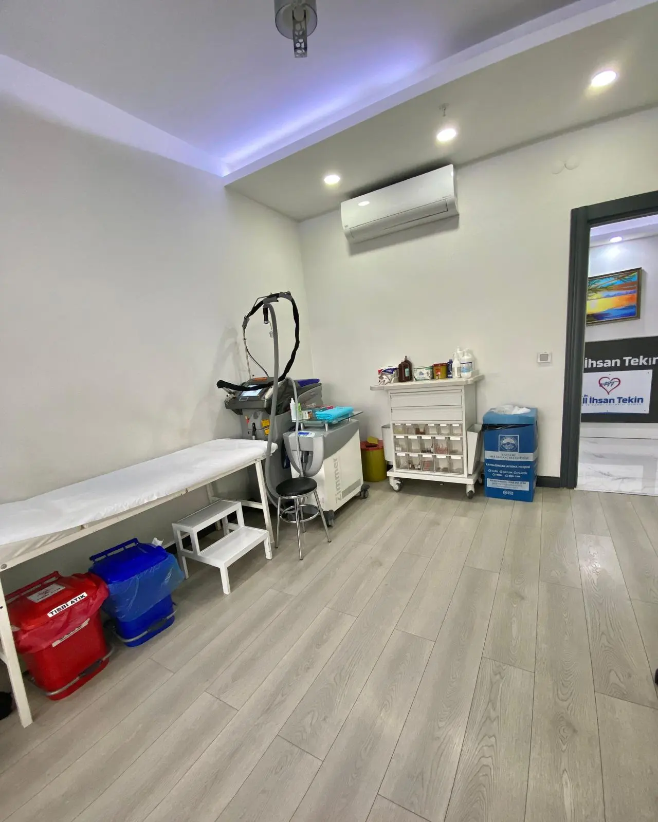 Clinic-provided photograph of Assoc. Prof. Dr Ali İhsan Tekin
