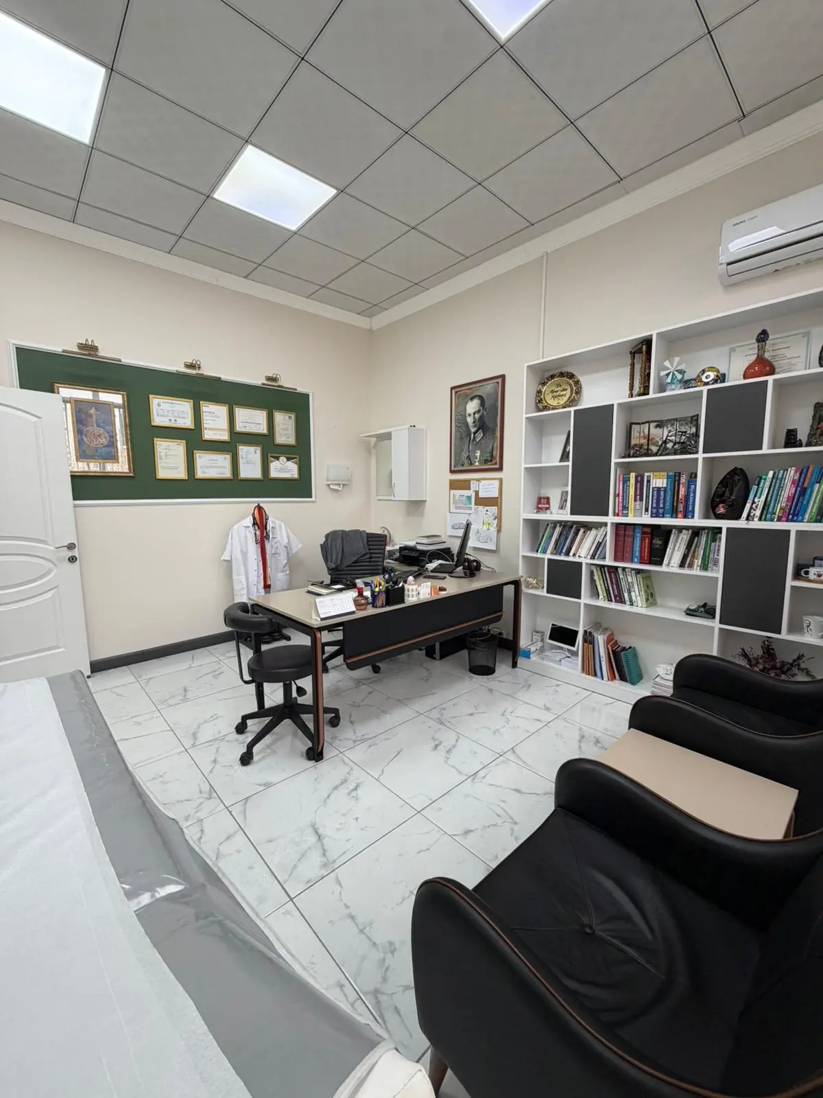 Clinic-provided photograph of Dr Alparslan Kahveci
