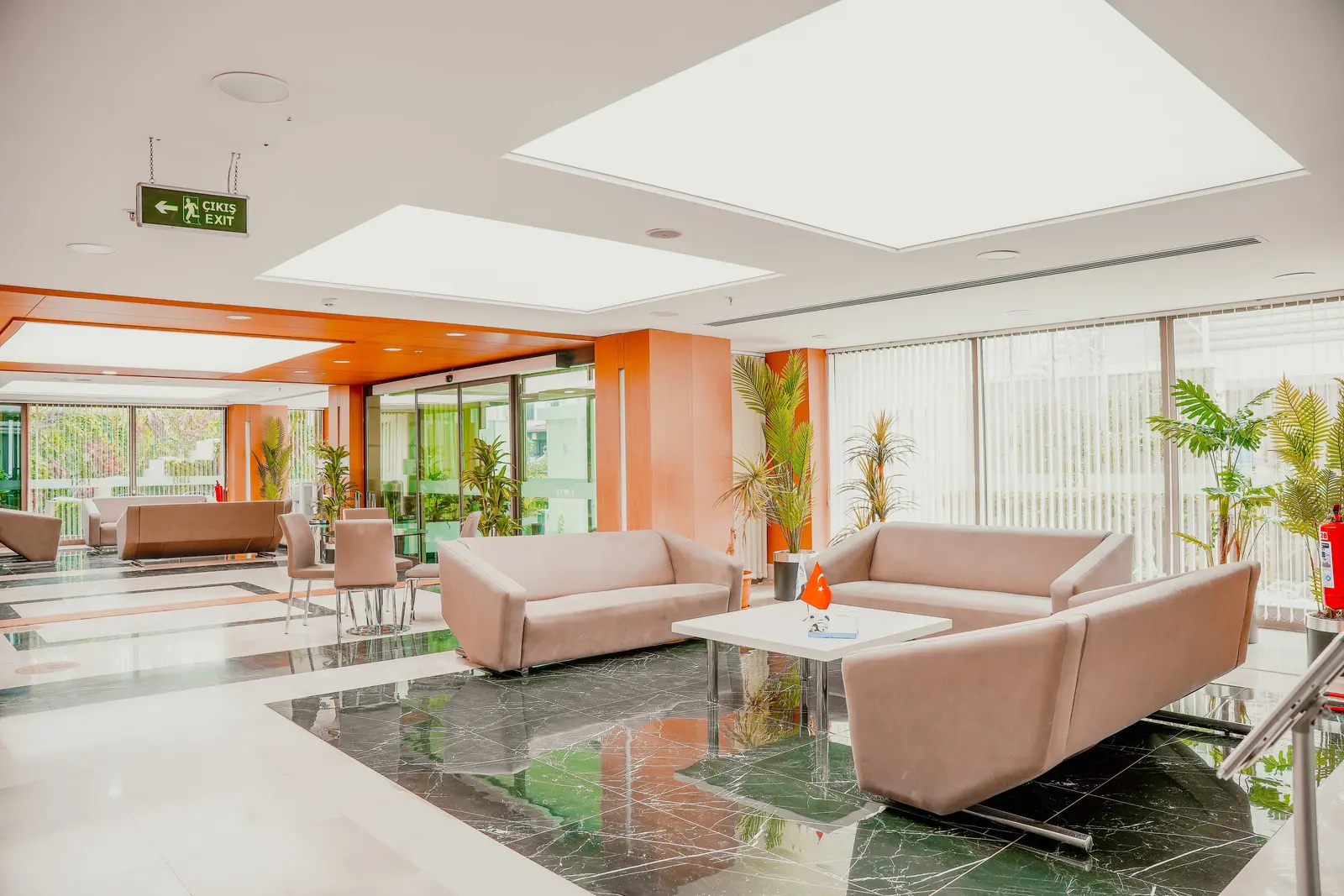 Clinic-provided photograph of IDH Süleyman Mert Dental Clinic