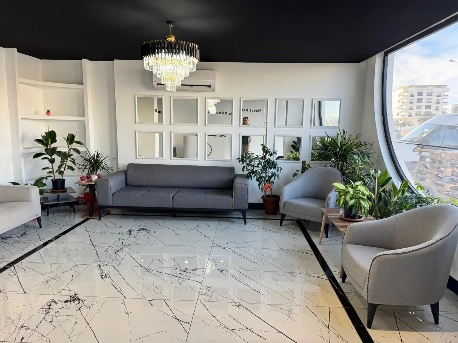 Clinic-provided photograph of Dr Revan Sabri Çiftçi